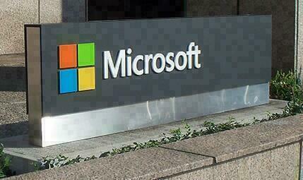 Rotulacion-exterior-Rotulacion-de-metacrilato-Microsoft