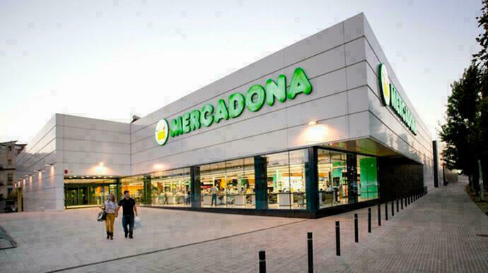 rotulacion-exterior-metacrilato-verde-Mercadona-backlight