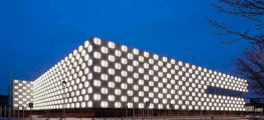 Cubo-de-policarbonato-Pabellon-Reyno-de-Navarra-1