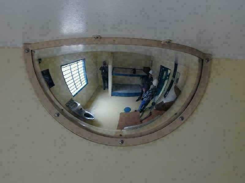 espejo-espia-ocultando-camara-de-seguridad