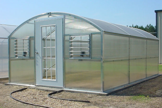 Curved_Eave_Polycarbonate_greenhouse1