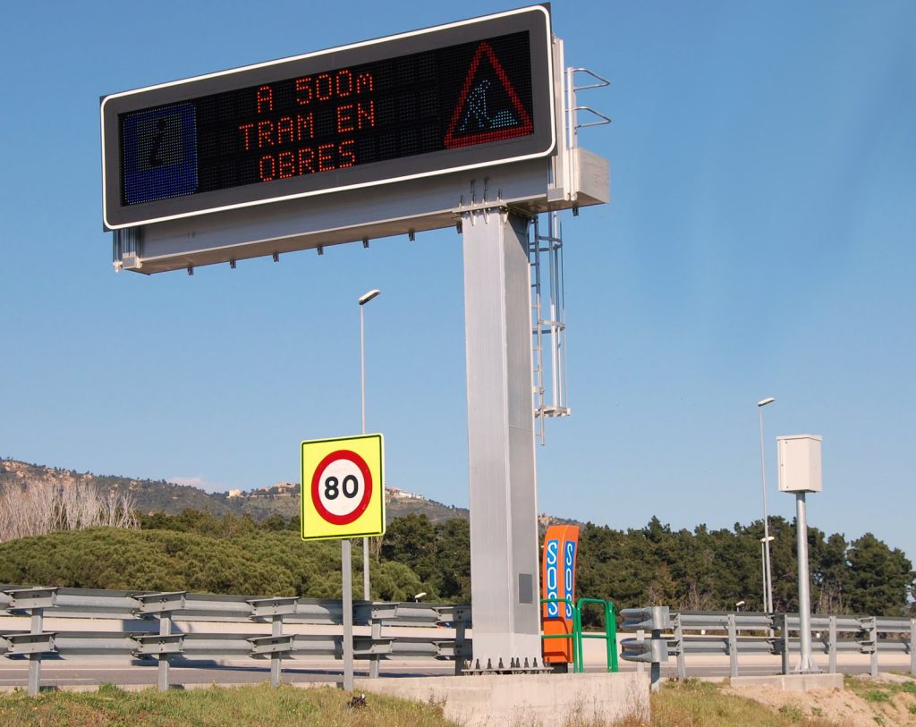 carteleria-promociaonal-autopista